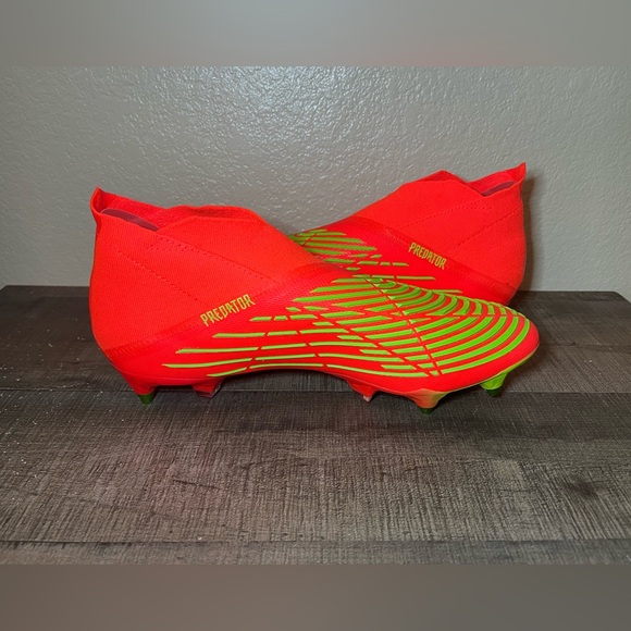 Adidas Predator Edge+ SG “Game Data Pack”
- Size 9.5 Men. main image 8